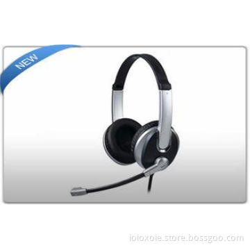 Adjustable Circumaural Wired Stereo Headphones Over Ear for